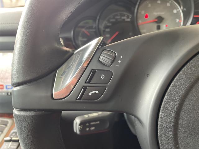 パナメーラ Ｓ　ハイブリッド　ＥＴＣ　クリアランスソナー　オートクルーズコントロール　バックカメラ　ナビ　フルセグＴＶ　アルミホイール　オートライト　ＨＩＤ　サンルーフ　ＡＴ　シートヒーター　シートエアコン　キーレスエントリー（52枚目）