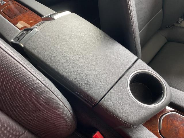 パナメーラ Ｓ　ハイブリッド　ＥＴＣ　クリアランスソナー　オートクルーズコントロール　バックカメラ　ナビ　フルセグＴＶ　アルミホイール　オートライト　ＨＩＤ　サンルーフ　ＡＴ　シートヒーター　シートエアコン　キーレスエントリー（64枚目）