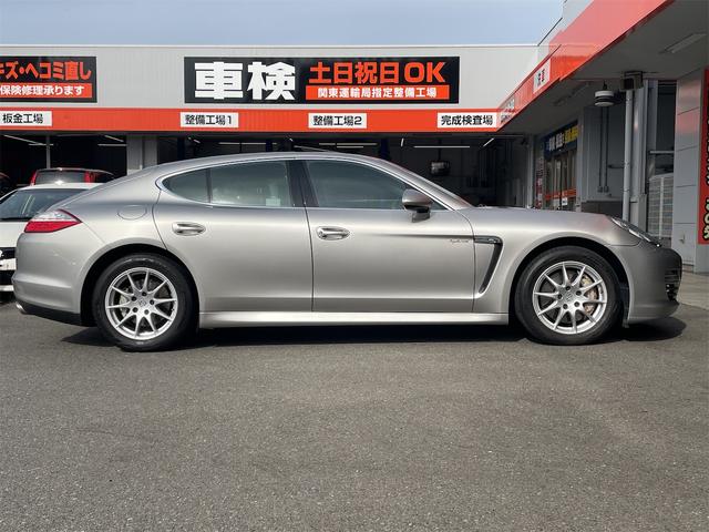 パナメーラ Ｓ　ハイブリッド　ＥＴＣ　クリアランスソナー　オートクルーズコントロール　バックカメラ　ナビ　フルセグＴＶ　アルミホイール　オートライト　ＨＩＤ　サンルーフ　ＡＴ　シートヒーター　シートエアコン　キーレスエントリー（71枚目）