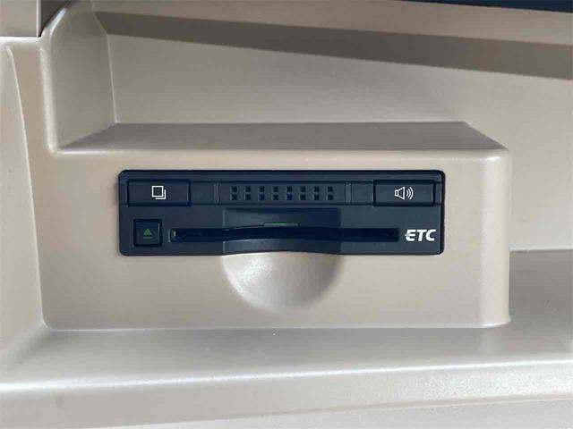 エスティマハイブリッド アエラス　４ＷＤ　前後ドライブレコーダー　ＥＴＣ　バックカメラ　ナビ　フルセグＴＶ　クルーズコントロール　両側電動スライドドア　オートライト　ＨＩＤ　スマートキー　後席モニター　３列シート　プッシュスタート（46枚目）