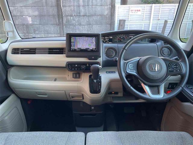 Ｎ－ＢＯＸ Ｇ・Ｌターボホンダセンシング　前後ドライブレコーダー　ＥＴＣ　バックカメラ　両側電動スライドドア　ナビ　ＴＶ　レーダークルーズ　レーンアシスト　衝突被害軽減システム　オートライト　ＬＥＤヘッドランプ　スマートキー　プッシュスタート（2枚目）