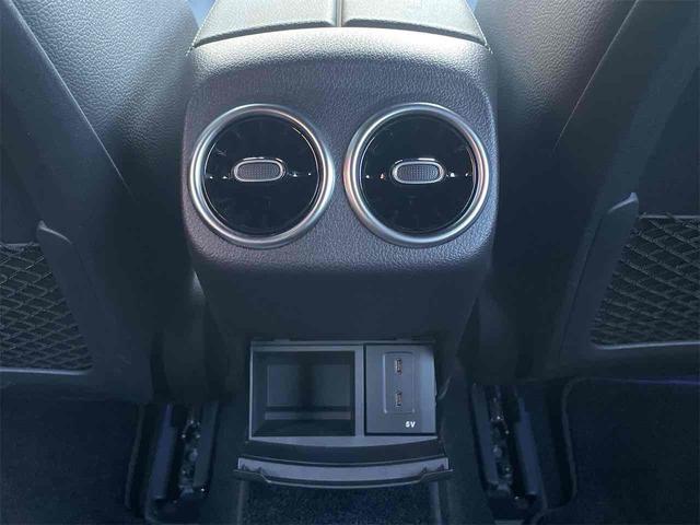 Ａクラス Ａ１８０　スタイル　ＡＭＧレザーエクスクルシブパケジ　レザーエクスクルーシブＰＫＧ　レーダーセーフティＰＫＧ　アドバンスドＰＫＧ　アダプティブクルーズ　ＢＳＭ　クリアランスソナー　革シート　パワーシート　シートヒーター　ナビ　フルセグＴＶ　全方位カメラ（42枚目）