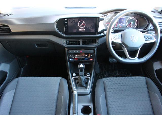 Ｔ－クロス ＴＳＩ　アクティブ　バックカメラ　クリアランスソナー　パークアシスト　衝突被害軽減システム　ナビ　オートライト　ＬＥＤヘッドランプ　アルミホイール　スマートキー　アイドリングストップ　ＡＴ　盗難防止システム　ＡＢＳ（2枚目）