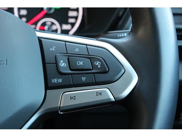 Ｔ－クロス ＴＳＩ　アクティブ　バックカメラ　クリアランスソナー　パークアシスト　衝突被害軽減システム　ナビ　オートライト　ＬＥＤヘッドランプ　アルミホイール　スマートキー　アイドリングストップ　ＡＴ　盗難防止システム　ＡＢＳ（5枚目）