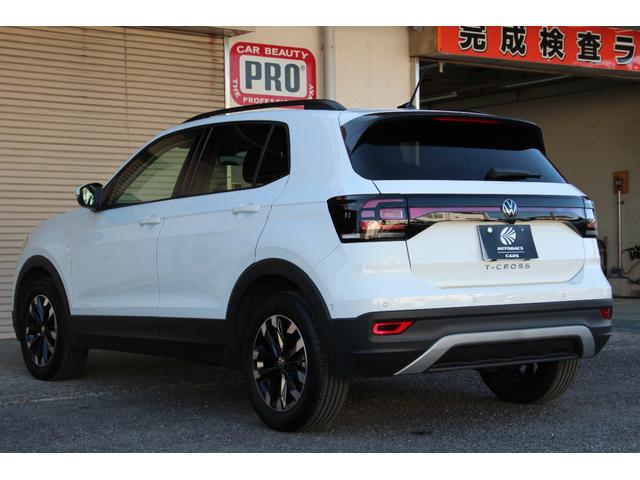 Ｔ－クロス ＴＳＩ　アクティブ　バックカメラ　クリアランスソナー　パークアシスト　衝突被害軽減システム　ナビ　オートライト　ＬＥＤヘッドランプ　アルミホイール　スマートキー　アイドリングストップ　ＡＴ　盗難防止システム　ＡＢＳ（32枚目）