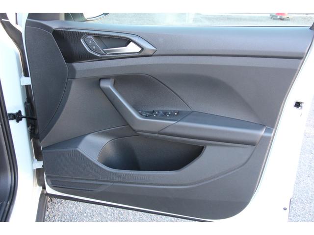 Ｔ－クロス ＴＳＩ　アクティブ　バックカメラ　クリアランスソナー　パークアシスト　衝突被害軽減システム　ナビ　オートライト　ＬＥＤヘッドランプ　アルミホイール　スマートキー　アイドリングストップ　ＡＴ　盗難防止システム　ＡＢＳ（41枚目）