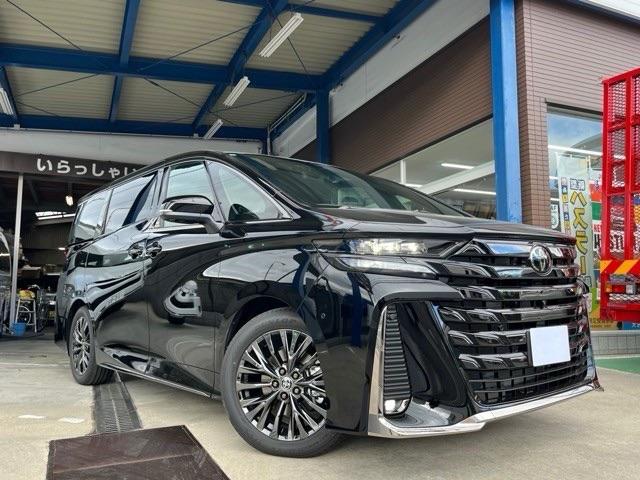 ヴェルファイア Ｚ　プレミア　登録済み未使用車　両側電動スライドドア　ガラスル－フ　全周囲カメラ　フルセグナビ　クリアランスソナー　アダプティブクルーズコントロール　レーンキープアシスト　パワシート　シートヒーター　オットマン（2枚目）