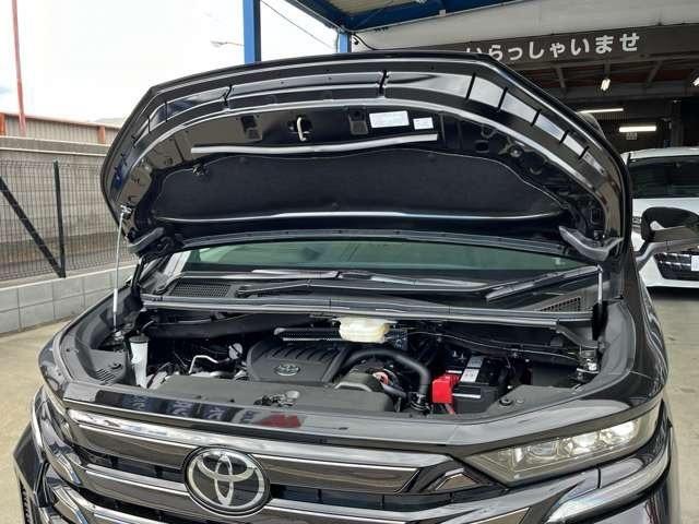 ヴェルファイア Ｚ　プレミア　登録済み未使用車　両側電動スライドドア　ガラスル－フ　全周囲カメラ　フルセグナビ　クリアランスソナー　アダプティブクルーズコントロール　レーンキープアシスト　パワシート　シートヒーター　オットマン（11枚目）