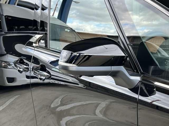 ヴェルファイア Ｚ　プレミア　登録済み未使用車　両側電動スライドドア　ガラスル－フ　全周囲カメラ　フルセグナビ　クリアランスソナー　アダプティブクルーズコントロール　レーンキープアシスト　パワシート　シートヒーター　オットマン（16枚目）