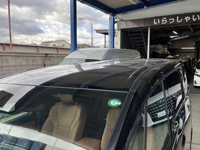 ヴェルファイア Ｚ　プレミア　登録済み未使用車　両側電動スライドドア　ガラスル－フ　全周囲カメラ　フルセグナビ　クリアランスソナー　アダプティブクルーズコントロール　レーンキープアシスト　パワシート　シートヒーター　オットマン（18枚目）