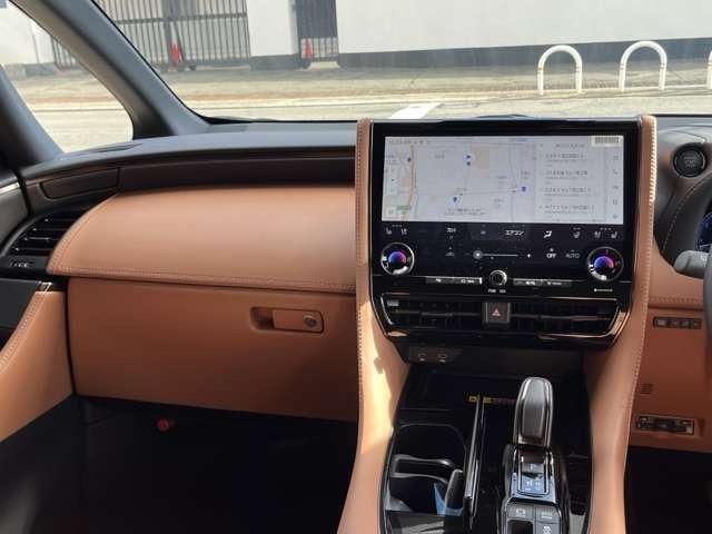 ヴェルファイア Ｚ　プレミア　登録済み未使用車　両側電動スライドドア　ガラスル－フ　全周囲カメラ　フルセグナビ　クリアランスソナー　アダプティブクルーズコントロール　レーンキープアシスト　パワシート　シートヒーター　オットマン（29枚目）