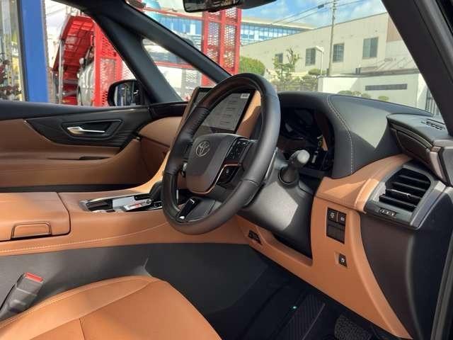 ヴェルファイア Ｚ　プレミア　登録済み未使用車　両側電動スライドドア　ガラスル－フ　全周囲カメラ　フルセグナビ　クリアランスソナー　アダプティブクルーズコントロール　レーンキープアシスト　パワシート　シートヒーター　オットマン（31枚目）