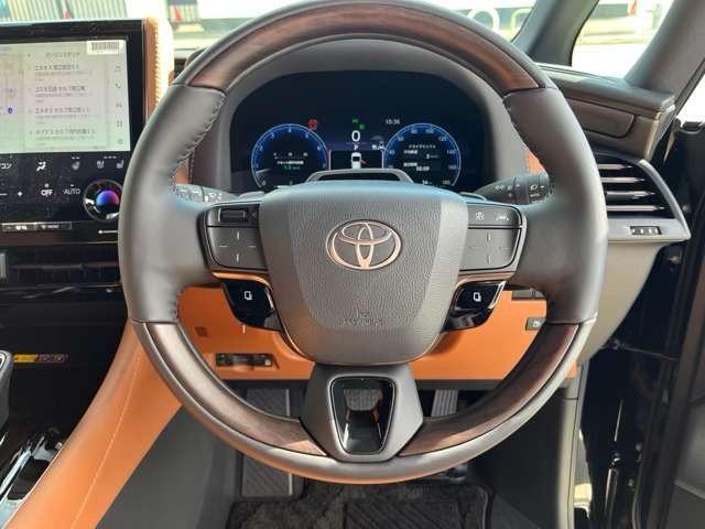 ヴェルファイア Ｚ　プレミア　登録済み未使用車　両側電動スライドドア　ガラスル－フ　全周囲カメラ　フルセグナビ　クリアランスソナー　アダプティブクルーズコントロール　レーンキープアシスト　パワシート　シートヒーター　オットマン（52枚目）