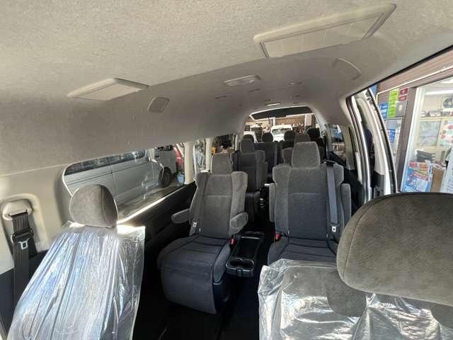 ハイエースワゴン グランドキャビン　ファインテックツアラー　４ＷＤ　デジタルインナーミラー　パノラミックビューモニター　電動スライドドア　ＬＥＤヘッドライト　寒冷地仕様　禁煙車　オットマン　コーナーセンサー（5枚目）