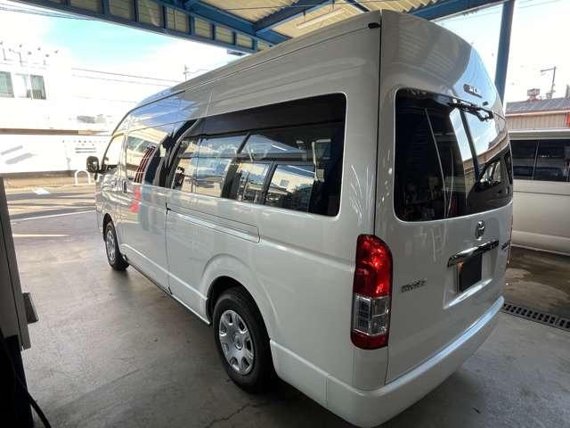 ハイエースワゴン グランドキャビン　ファインテックツアラー　４ＷＤ　デジタルインナーミラー　パノラミックビューモニター　電動スライドドア　ＬＥＤヘッドライト　寒冷地仕様　禁煙車　オットマン　コーナーセンサー（28枚目）