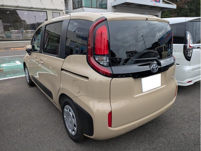 シエンタ ハイブリッドＧ　登録済未使用車　１０．５インチディスプレイオーディオレＰＬＵＳ　ＥＴＣ２．０　ドラレコ前後　シートヒーター（9枚目）