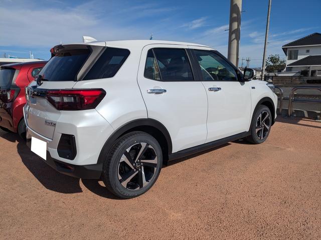 ロッキー プレミアムG HEV 登録済未使用車(10枚目)