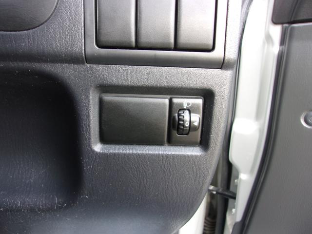 ジムニー ＸＧ　切替４ＷＤ　５速ＭＴ　ターボ　ＣＤステレオ　ライトレベライザー（17枚目）