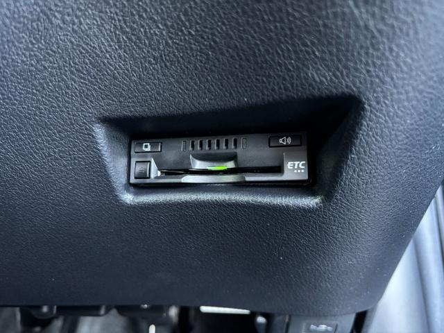 シエンタ ファンベースＧ　セーフティーエディション　２列シート５人乗り・純正ナビ・ＴＶ・ＥＴＣ・パノラビックビューモニター・運転席／助手席シートヒーター・ステアリングヒーター・左右電動スライドドア・インテリジェントクリアランスソナー（10枚目）