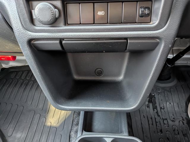 キャリイトラック ＫＣエアコン・パワステ　５速マニュアル　４ＷＤ　エアコン　パワステ（25枚目）