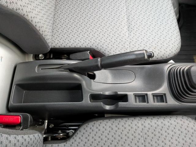 キャリイトラック ＫＣエアコン・パワステ　５速マニュアル　４ＷＤ　エアコン　パワステ（27枚目）