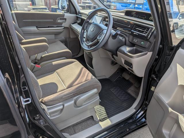 愛車買取も当店にお任せ下さい！特許取得の査定システム「査定Ｄｒ．」で、当社指定の査定資格も持ったスタッフがしっかり査定します。