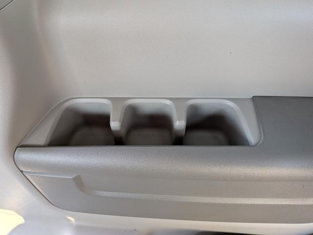 税込１０万円以上の車両をご購入いただいたお客様に、カー用品便利グッズをプレゼントいたします。