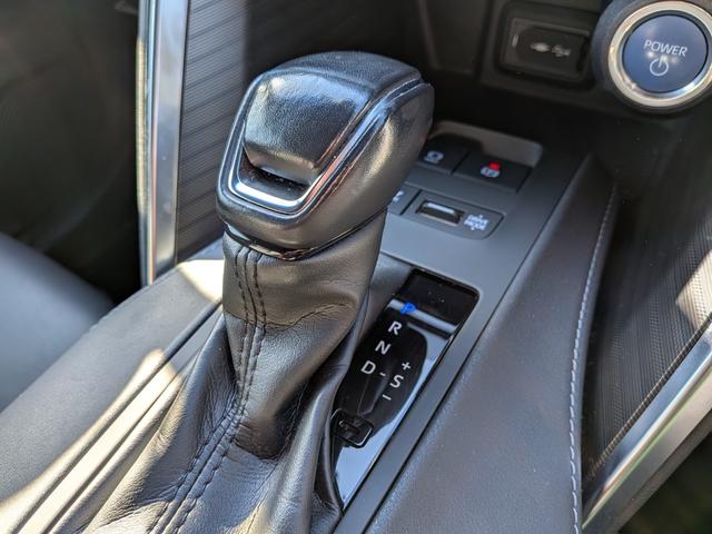 ハリアーハイブリッド Ｚ　純正フルセグナビ　ＪＢＬ　バックモニター　ＥＴＣ２．０　純正ドラレコ　電動リアゲート　衝突被害軽減システム　デジタルインナーミラー　クルーズコントロール　純正１９インチアルミ　ＬＥＤヘッドライト（31枚目）