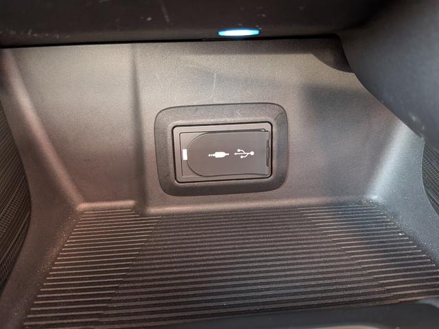 ハリアーハイブリッド Ｚ　純正フルセグナビ　ＪＢＬ　バックモニター　ＥＴＣ２．０　純正ドラレコ　電動リアゲート　衝突被害軽減システム　デジタルインナーミラー　クルーズコントロール　純正１９インチアルミ　ＬＥＤヘッドライト（34枚目）