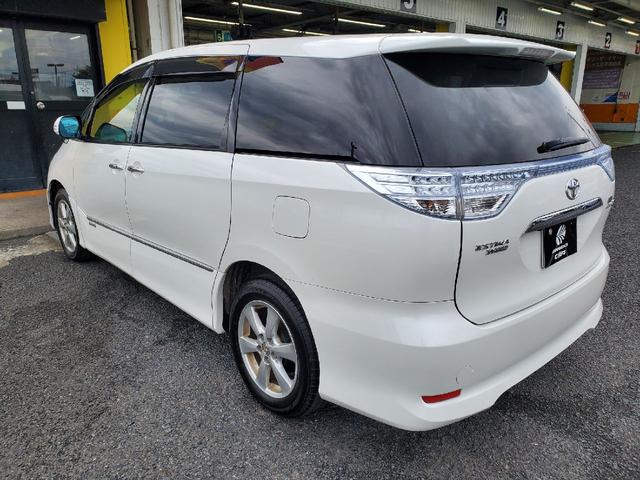 エスティマハイブリッド Ｘ　両側電動スライド　キーレス　フルセグ　ナビ＆ＴＶ　１７アルミホイール　乗車定員８人　エアバッグ　オートマ　フル装備　助手席エアバッグ　ＨＩＤヘッドライト　ＥＴＣ　バックカメラ　スマートキー（9枚目）