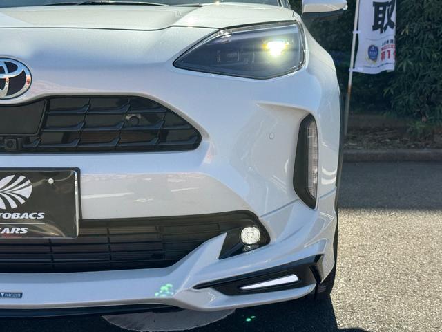 ヤリスクロス ハイブリッドＺ　トヨタチームメイト／セーフティセンス／ブラインドスポットモニター／モデリスタエアロ（Ｆ／Ｓ／Ｒ）／モデリスタルーフスポイラー／パワーバックドア／ＬＥＤヘッドランプ＆フロントフォグランプ／ハーフレザー（25枚目）