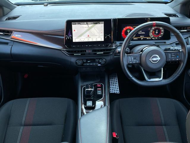 オーラ ニスモ ワンオーナー/プロパイロット/アラウンドビューモニター/クリアランスソナー/ブラインドスポットモニター/デジタルインナーミラー/前席シートヒーター/ステアリングヒーター/おくだけ充電器/ETC2.0(2枚目)