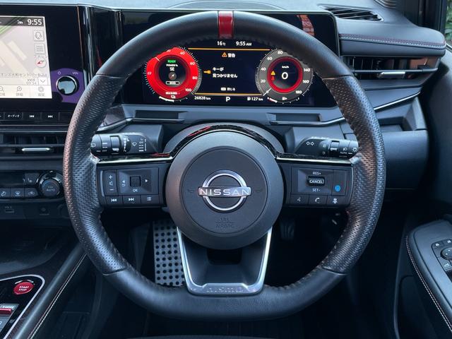 オーラ ニスモ ワンオーナー/プロパイロット/アラウンドビューモニター/クリアランスソナー/ブラインドスポットモニター/デジタルインナーミラー/前席シートヒーター/ステアリングヒーター/おくだけ充電器/ETC2.0(3枚目)