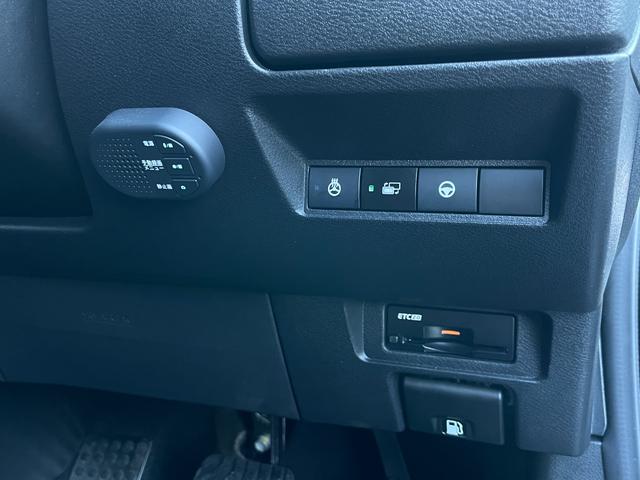 オーラ ニスモ ワンオーナー/プロパイロット/アラウンドビューモニター/クリアランスソナー/ブラインドスポットモニター/デジタルインナーミラー/前席シートヒーター/ステアリングヒーター/おくだけ充電器/ETC2.0(12枚目)