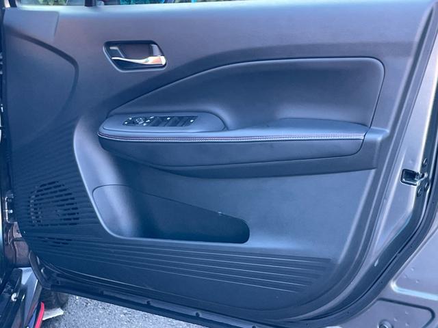 オーラ ニスモ ワンオーナー/プロパイロット/アラウンドビューモニター/クリアランスソナー/ブラインドスポットモニター/デジタルインナーミラー/前席シートヒーター/ステアリングヒーター/おくだけ充電器/ETC2.0(26枚目)