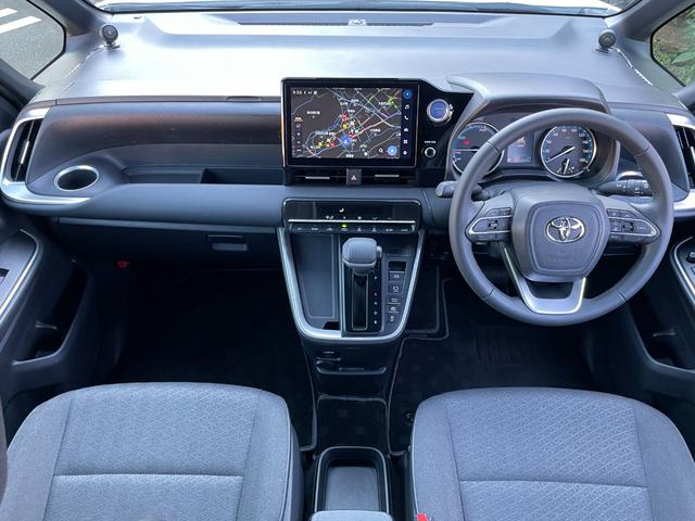 ノア ハイブリッドＳ－Ｇ　ワンオーナー　ナビＴＶ　ＤＶＤ　ＥＴＣ　バックカメラ　追従クルーズコントロール　レーンアシスト　衝突被害軽減ブレーキ　両側スライド・片側電動　オートハイビーム　ＬＥＤヘッドランプ　スマートキー（2枚目）