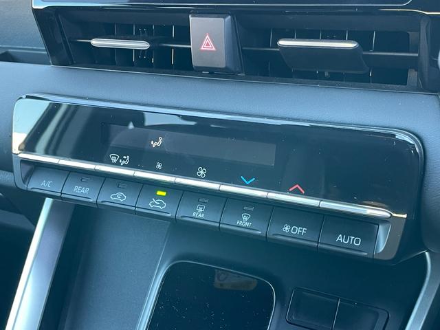 ノア ハイブリッドＳ－Ｇ　ワンオーナー　ナビＴＶ　ＤＶＤ　ＥＴＣ　バックカメラ　追従クルーズコントロール　レーンアシスト　衝突被害軽減ブレーキ　両側スライド・片側電動　オートハイビーム　ＬＥＤヘッドランプ　スマートキー（8枚目）