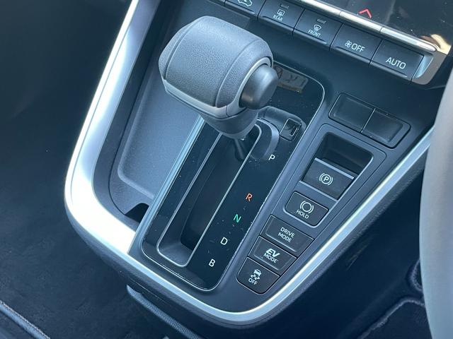 ノア ハイブリッドＳ－Ｇ　ワンオーナー　ナビＴＶ　ＤＶＤ　ＥＴＣ　バックカメラ　追従クルーズコントロール　レーンアシスト　衝突被害軽減ブレーキ　両側スライド・片側電動　オートハイビーム　ＬＥＤヘッドランプ　スマートキー（9枚目）