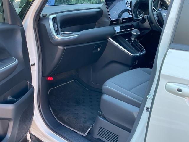 ノア ハイブリッドＳ－Ｇ　ワンオーナー　ナビＴＶ　ＤＶＤ　ＥＴＣ　バックカメラ　追従クルーズコントロール　レーンアシスト　衝突被害軽減ブレーキ　両側スライド・片側電動　オートハイビーム　ＬＥＤヘッドランプ　スマートキー（39枚目）