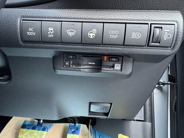 カローラツーリング アクティブスポーツ　特別仕様車／セーフティーセンス／ＢＳＭ／Ｔ－コネクトナビ／フルセグ／ＥＴＣ２．０／バックカメラ／クリアランスソナー／前席シートヒーター／ステアリングヒーター／ＡＣ１００Ｖ・１５００Ｗ電源（7枚目）