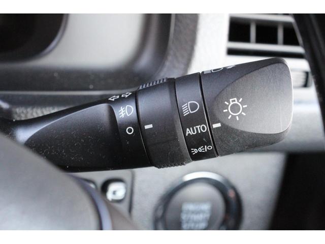 ハイエースバン スーパーＧＬ　ダークプライムＩＩ　ベッドキット　シートカバー　全周囲カメラ　ナビ　ＴＶ　ＥＴＣ　両側パワースライドドア　レーンアシスト　衝突被害軽減システム　オートマチックハイビーム　スマートキー　電動格納ミラー（10枚目）