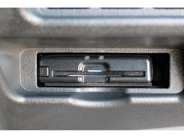 ハイエースバン スーパーＧＬ　ダークプライムＩＩ　ベッドキット　シートカバー　全周囲カメラ　ナビ　ＴＶ　ＥＴＣ　両側パワースライドドア　レーンアシスト　衝突被害軽減システム　オートマチックハイビーム　スマートキー　電動格納ミラー（22枚目）