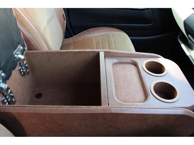 ハイエースバン スーパーＧＬ　ダークプライムＩＩ　ベッドキット　シートカバー　全周囲カメラ　ナビ　ＴＶ　ＥＴＣ　両側パワースライドドア　レーンアシスト　衝突被害軽減システム　オートマチックハイビーム　スマートキー　電動格納ミラー（24枚目）