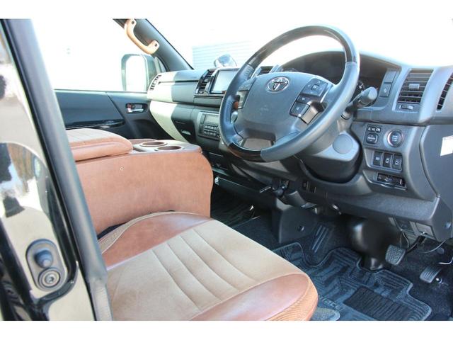 ハイエースバン スーパーＧＬ　ダークプライムＩＩ　ベッドキット　シートカバー　全周囲カメラ　ナビ　ＴＶ　ＥＴＣ　両側パワースライドドア　レーンアシスト　衝突被害軽減システム　オートマチックハイビーム　スマートキー　電動格納ミラー（43枚目）