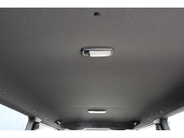 ハイエースバン スーパーＧＬ　ダークプライムＩＩ　ベッドキット　シートカバー　全周囲カメラ　ナビ　ＴＶ　ＥＴＣ　両側パワースライドドア　レーンアシスト　衝突被害軽減システム　オートマチックハイビーム　スマートキー　電動格納ミラー（63枚目）