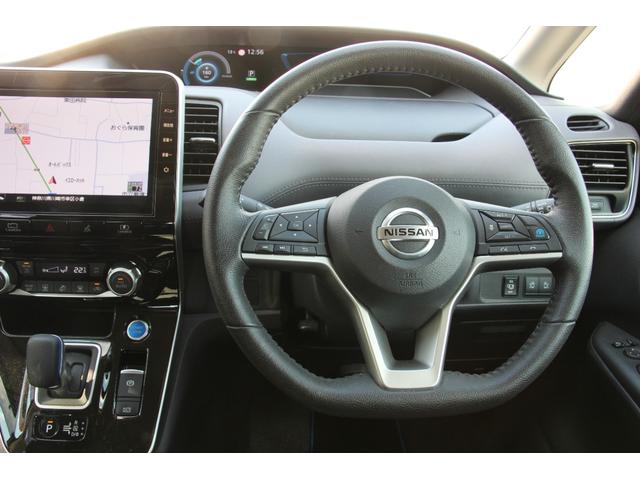 セレナ ｅ－パワー　ハイウェイスターＶ　ワンオーナー　プロパイロット　アラウンドビューモニター　ナビ　ＴＶ　クリアランスソナー　両側電動スライドドア　オートライト　ＬＥＤヘッドランプ　スマートキー（3枚目）