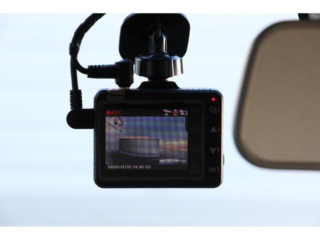 アルトラパン Ｘ　全周囲カメラ　ナビ　ＥＴＣ　　衝突被害軽減システム　オートライト　ＨＩＤ　スマートキー　アイドリングストップ　電動格納ミラー　シートヒーター　ベンチシート　ＣＶＴ　盗難防止システム（17枚目）