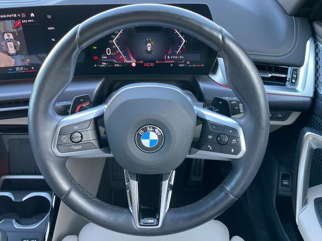 Ｘ１ ｘＤｒｉｖｅ　２０ｉ　Ｍスポーツ　ワンオーナー　４ＷＤ　ＥＴＣ　全周囲カメラ　クリアランスソナー　オートクルーズコントロール　レーンアシスト　パワーシート　衝突被害軽減システム　ナビ　ＬＥＤヘッドランプ　ＨＵＤ　電動リアゲート（3枚目）