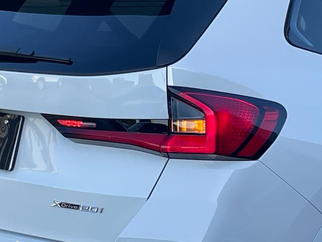 Ｘ１ ｘＤｒｉｖｅ　２０ｉ　Ｍスポーツ　ワンオーナー　４ＷＤ　ＥＴＣ　全周囲カメラ　クリアランスソナー　オートクルーズコントロール　レーンアシスト　パワーシート　衝突被害軽減システム　ナビ　ＬＥＤヘッドランプ　ＨＵＤ　電動リアゲート（75枚目）