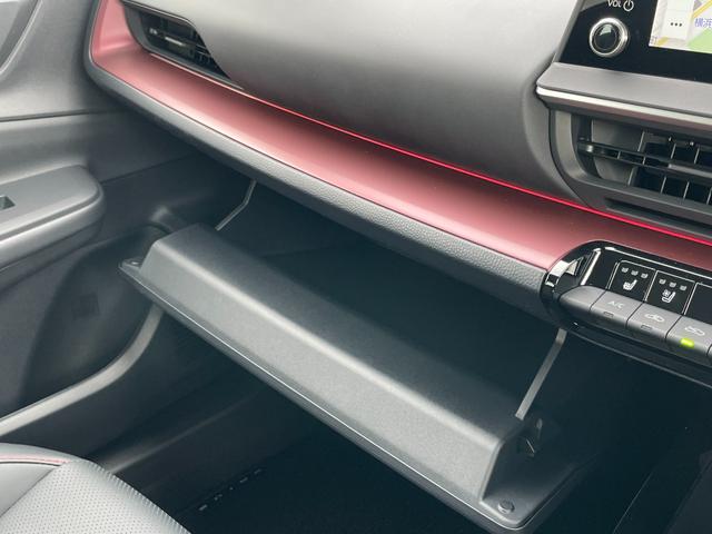 プリウス Z ワンオーナー サイドバイザー フロアマットデラックス デジタルインナーミラー 純正ナビフルセグTV パノラミックビュー ETC2.0 衝突被害軽減ブレーキ ブラインドスポットモニター 追従クルコン(44枚目)